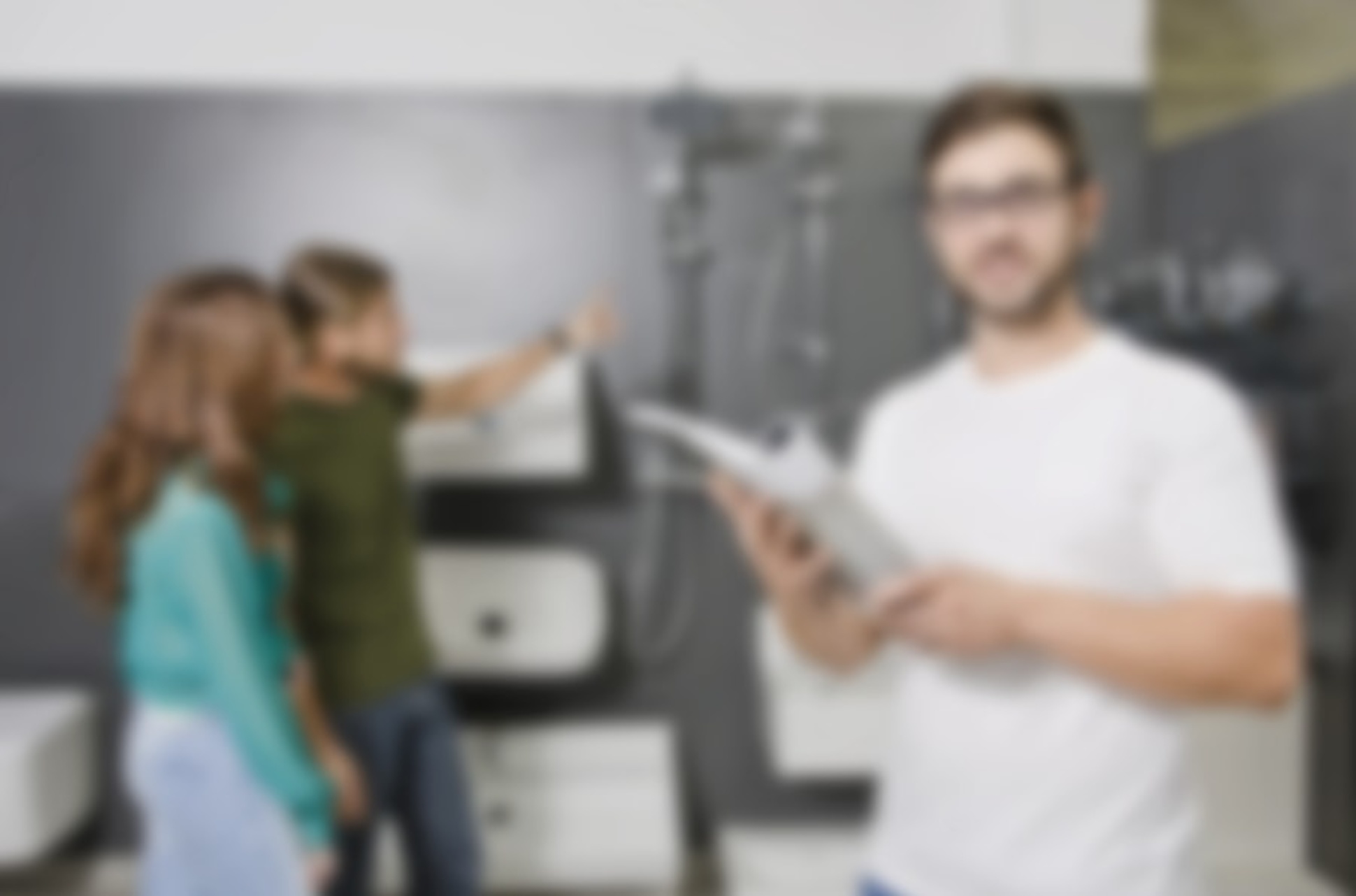 Badausstellung bei Muster Elektro in Musterstadt