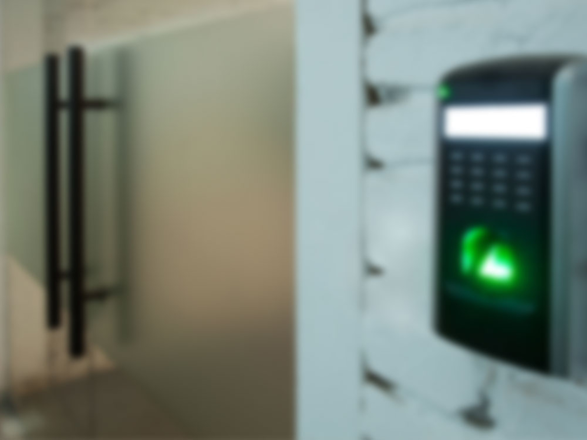 Zutritts­kontrolle bei Muster Elektro in Musterstadt